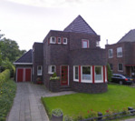 Kleurrijk schilderwerk in 2010.
<br/>
Google Earth, 2010